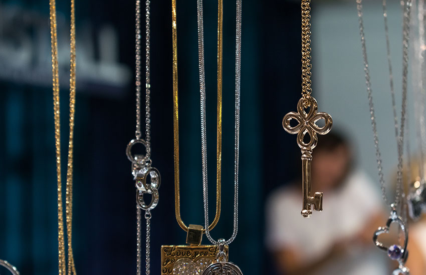 Elegant drop pendants