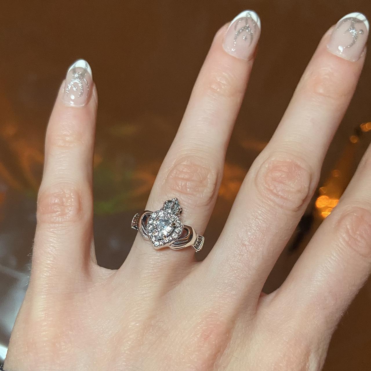 925 Sterling Silver claddagh ring with Cubic Zirconia - Image 2
