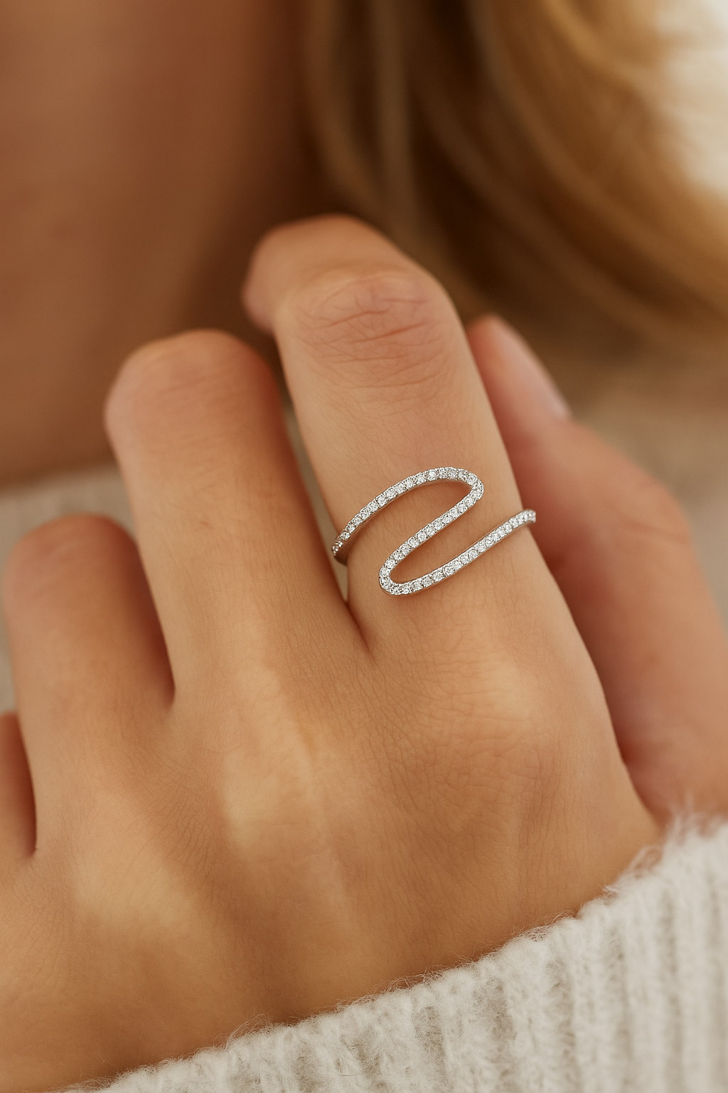 Cubic zirconia zigzag sterling silver ring