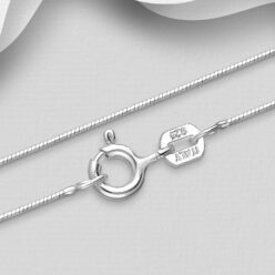 18 or 20 inch Fine Snake Chain, 0.7 mm Wide, 925 Sterling silver, close-up showing the links and clasp